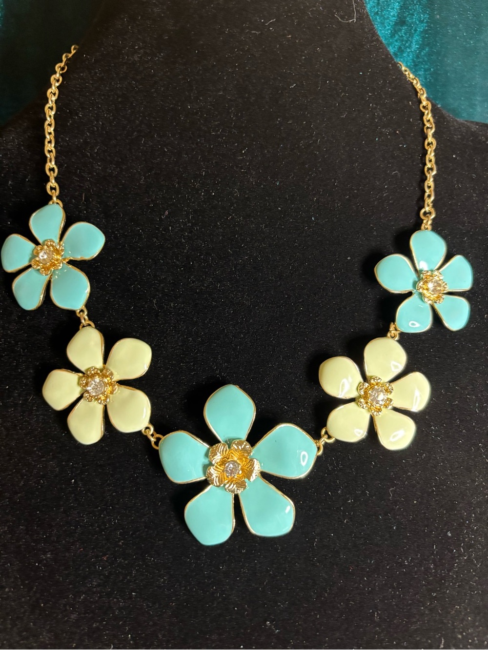 Gold-Tone Teal Blue and Cream Flower with a Sparkling center Statement Necklace